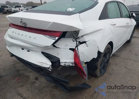 2023 Hyundai Elantra Sel z USA, uszkodzony, nr VIN 5NPLM4AG7PH100467